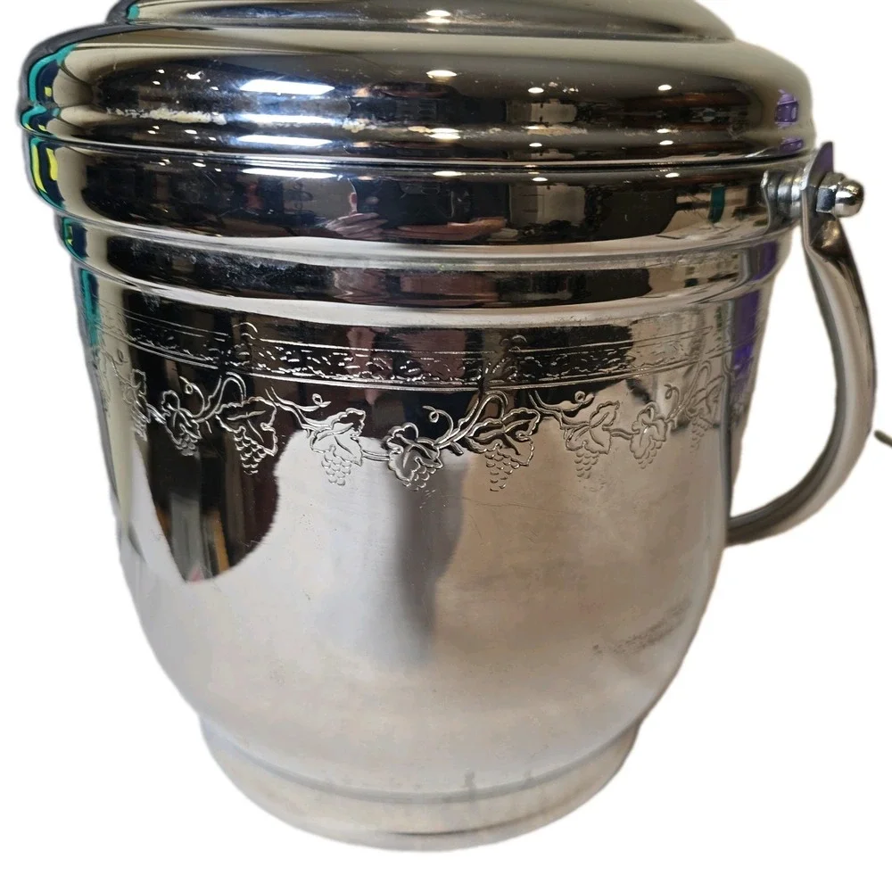United Chromium Brass Ice Bucket Grape Vine Hinged Lid Handle Barware Vintage